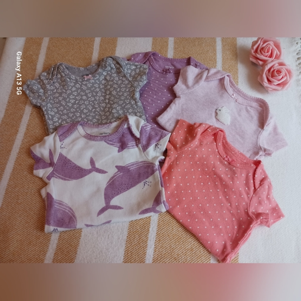 Set of 5 bodysuit carters, pastel colors, 0-3 months.